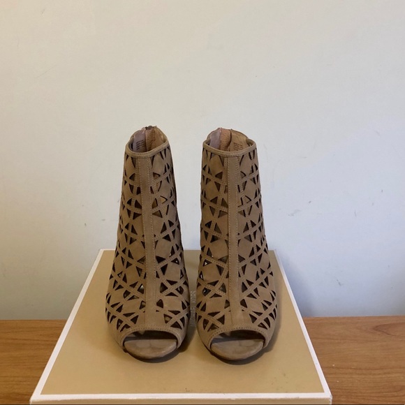 Michael Kors Open Toe “Ivy” Bootie, Tan size 9 - Picture 3 of 9